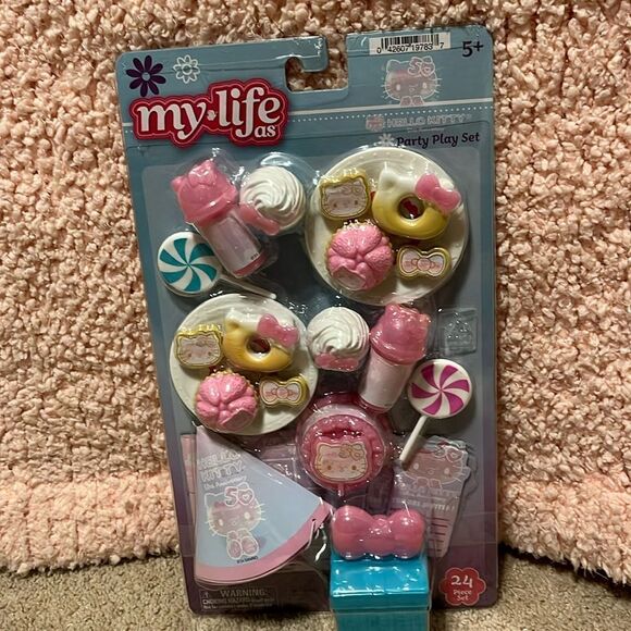 MY LIFE HELLO KITTY NWT 50 th ANNIVERSARY PARTY PLAY SET - Picture 5 of 10